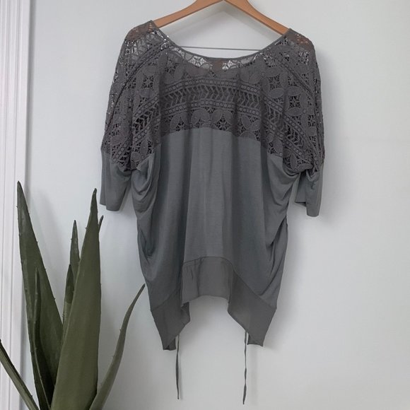 Gold Hawk Grey Silk, Lace, and Bamboo Top Size L NWT - Picture 2 of 8